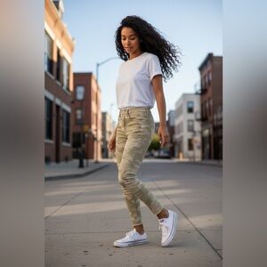 GAP Camouflage Ankle Pants